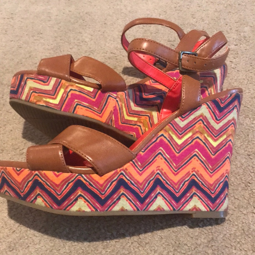 American Eagle Wedge Heels
